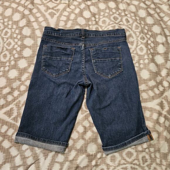 Old Navy Diva Jean Shorts Size 6 - Picture 4 of 5
